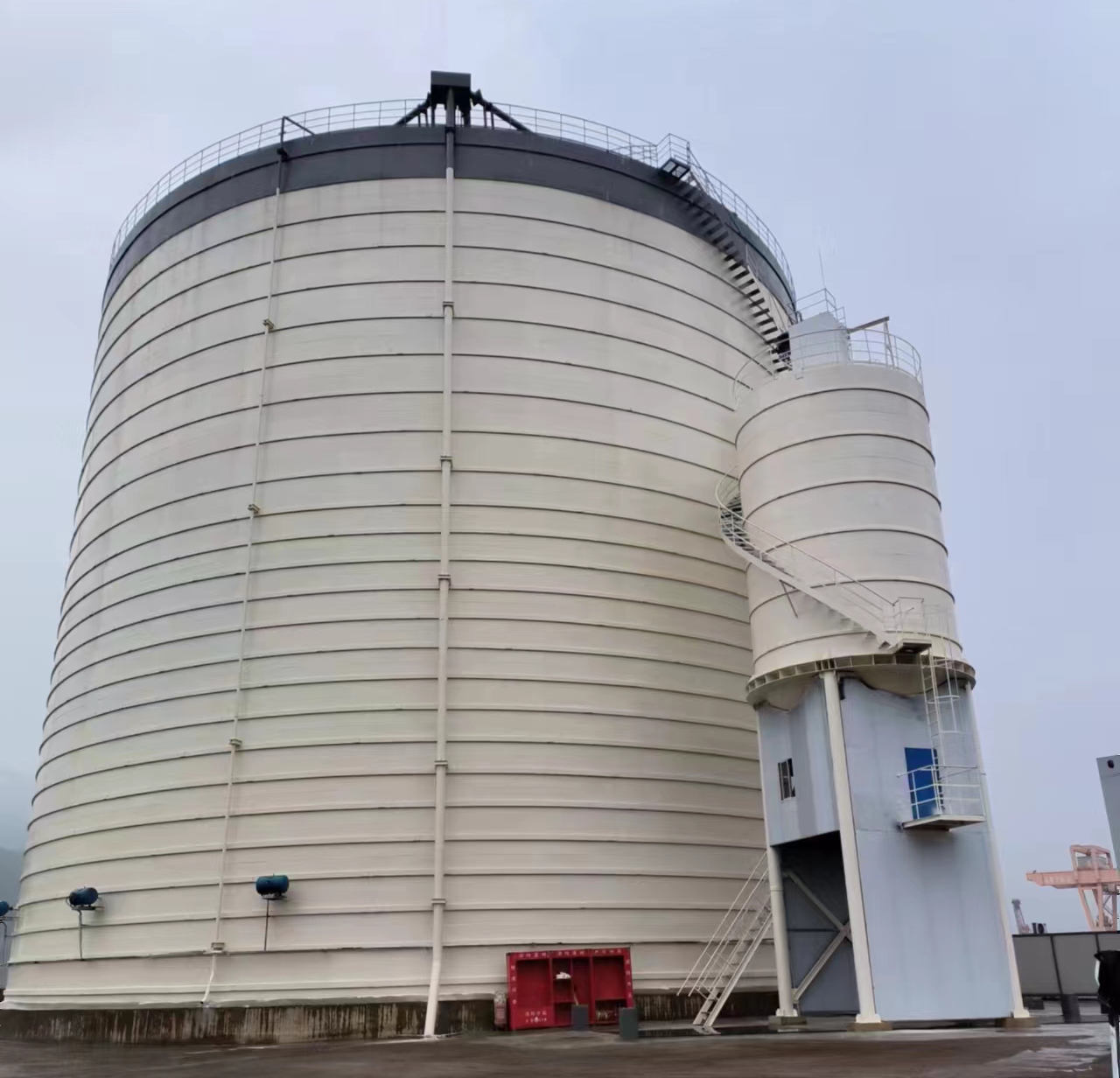 新巴尔虎左10万吨水泥钢板库